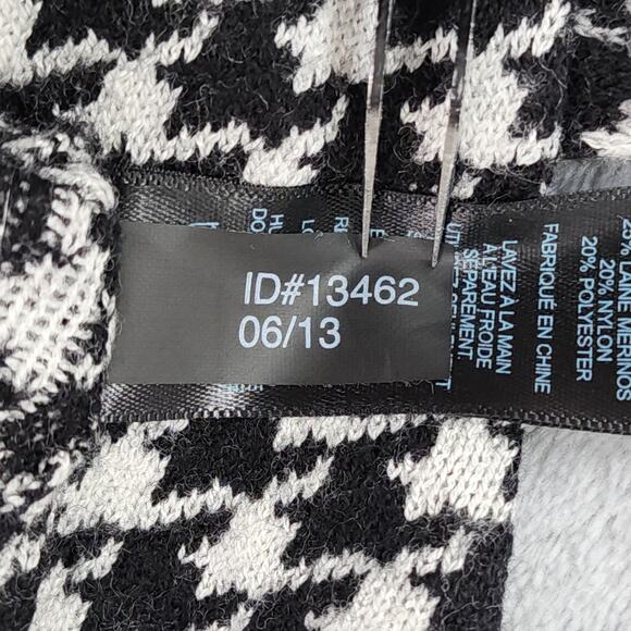 Express Sweater Womens M Black White Houndstooth Striped Sleeves Merino Wool - Picture 6 of 10